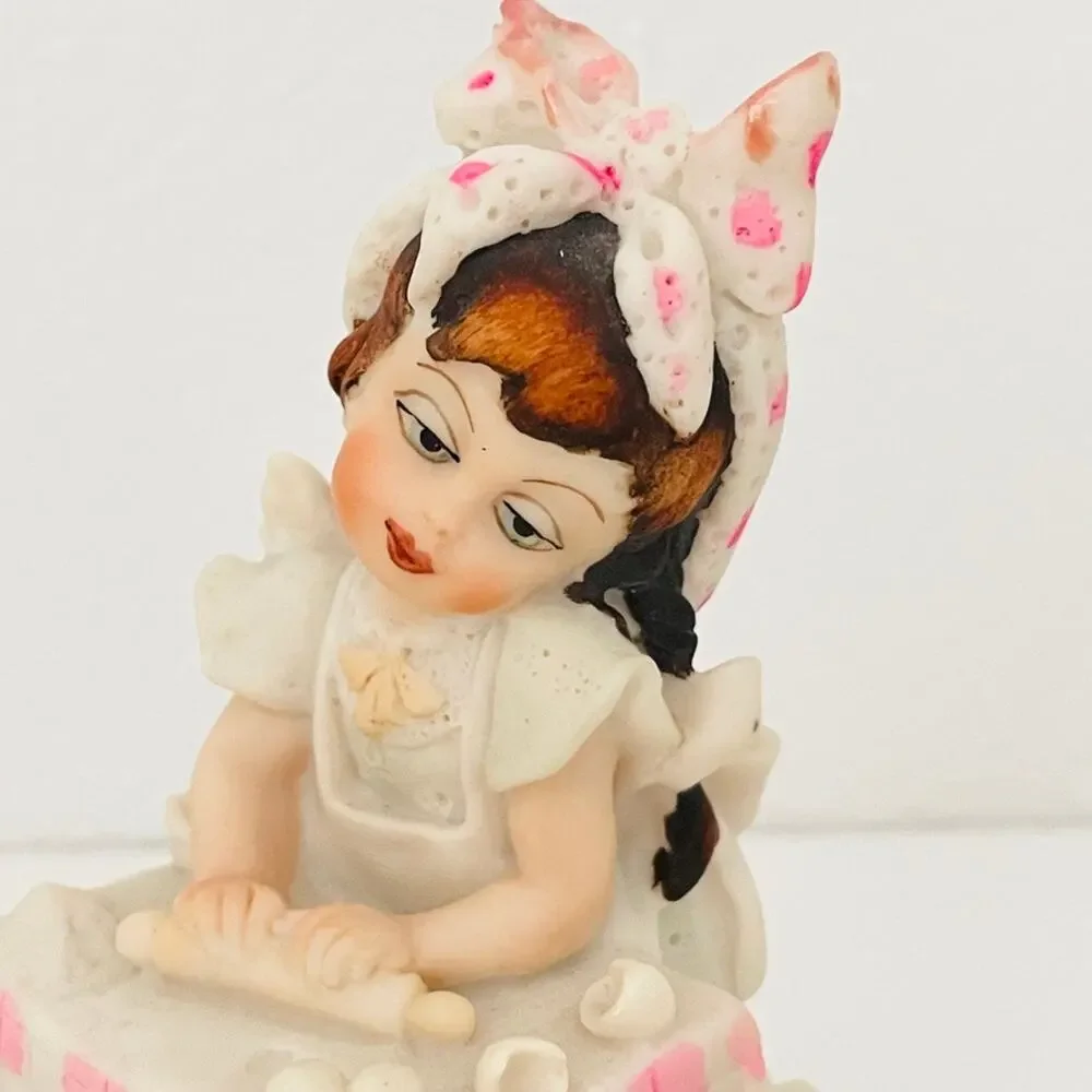 Giuseppe Armani Florence Figurine Girl with Cat Little Treasures Italy